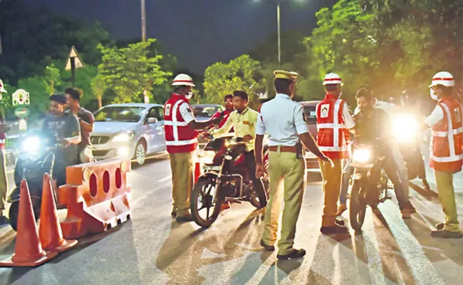 Jubilee Hills Traffic Police Special Focus On Drunk And Drive - Sakshi