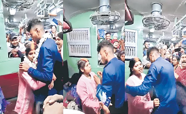 Couple Gets Married on Bengal-Jharkhand Train - Sakshi