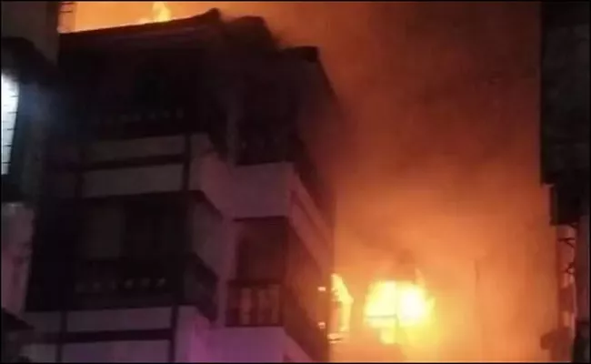 Major Fire Breaks out in Four Storey Building in Mumbai - Sakshi