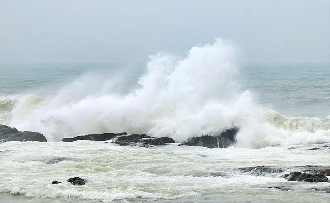Cyclone Michaung Crossed The Coast Near Bapatla - Sakshi