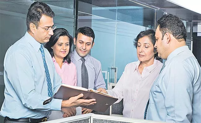 How To Build Good Working Relationships In Office - Sakshi