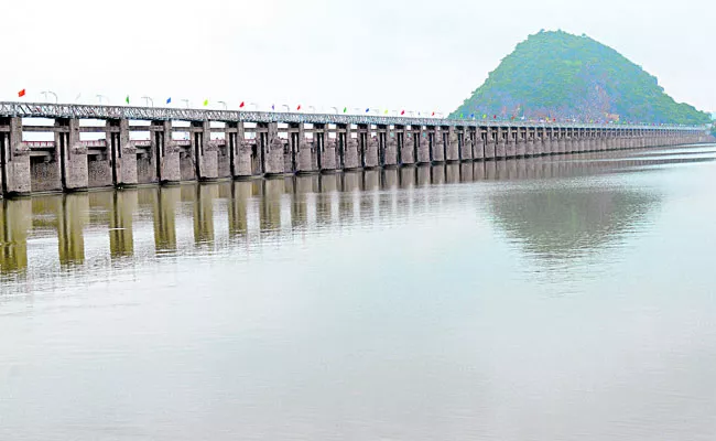 Krishna River is leader among the rivers with highest water capacity - Sakshi