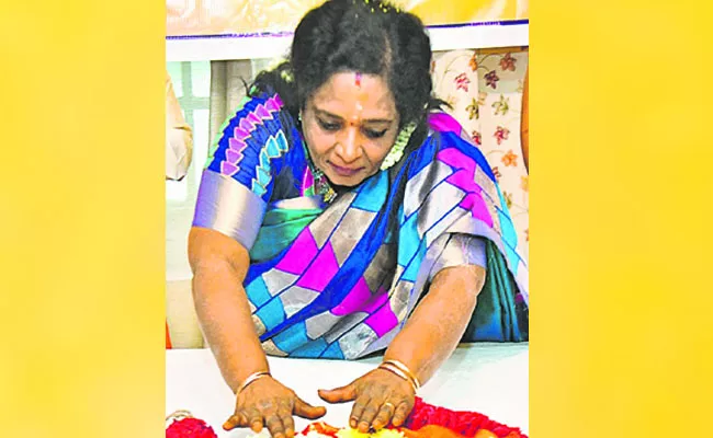 Governor Tamilisai Distributed Laptops To Poor Children - Sakshi