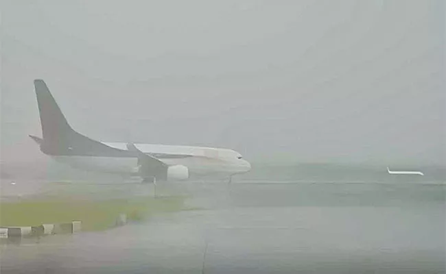 Many Flights Were Canceled At Shamshabad Airport Due To Fog - Sakshi