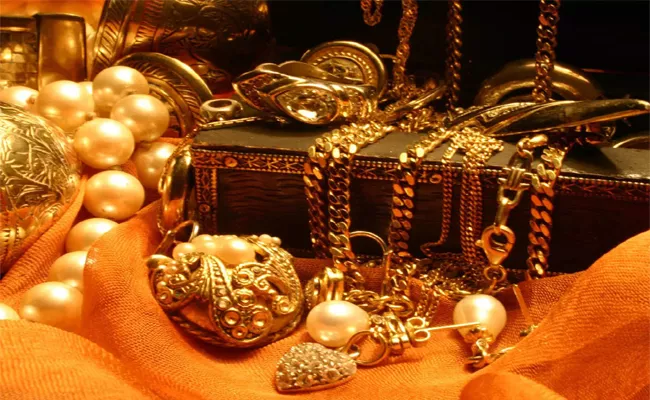 Exports of Gems And Jewellery Down - Sakshi