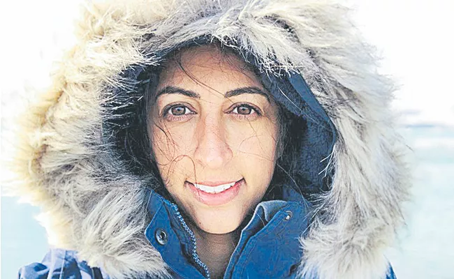British Sikh trekker Polar Preet claims solo skiing record - Sakshi