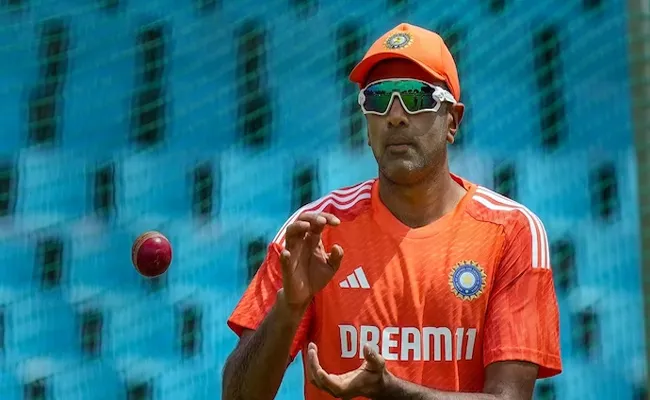 Kris Srikkanth backs Ravichandran Ashwin to play over Shardul Thakur in Cape Town - Sakshi