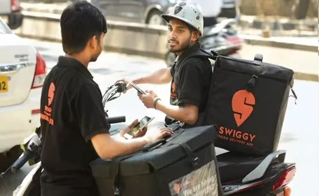Swiggy Plans Increased Platform Fee Of Rs 10 To Select Users - Sakshi