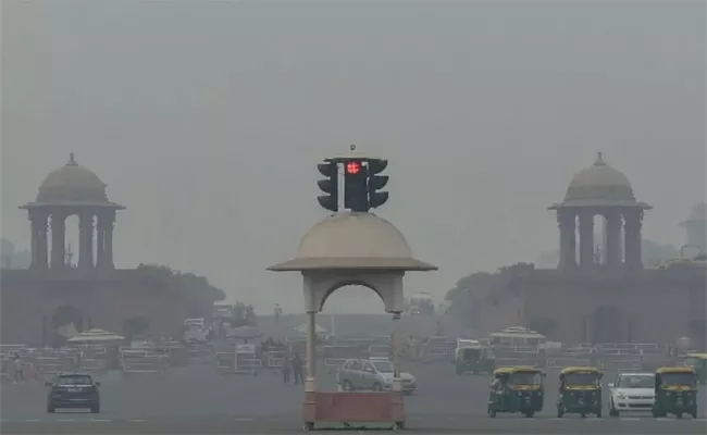 Delhi Air Pollution Air Quality Recorded Very Poor - Sakshi