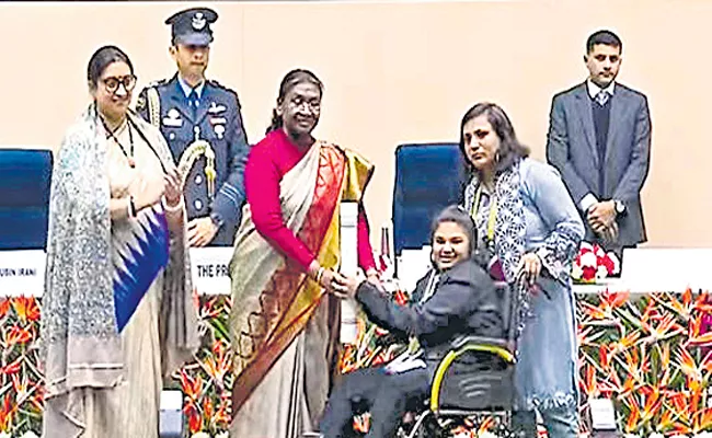Hetvi Khimsuriya: 12-year-old girl wins prestigious Prime Minister National Child award - Sakshi