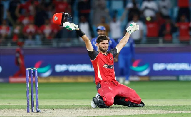 Shaheen Afridi Has Secured Victory For Desert Vipers In A Last Ball Thriller Against MI Emirates In ILT20 2024 - Sakshi