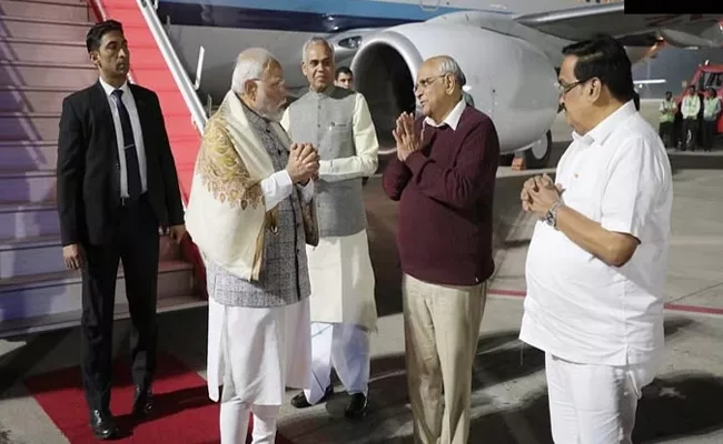 PM Modi Gujarat Visit for Vibrant Gujarat - Sakshi