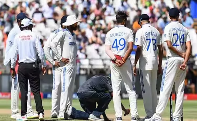 ICC rate Newlands pitch for 2nd Test between South Africa and India as unsatisfactory - Sakshi