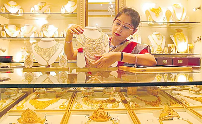 World Gold Council 2023: India gold demand dips 3percent to 747. 5 tons in 2023 on high prices - Sakshi