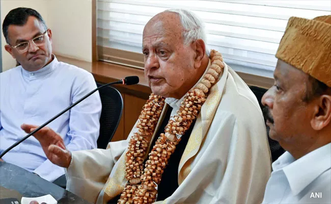 Farooq Abdullah Party To Fight Alone In Jammu and kashmir Another Setback For INDIA - Sakshi