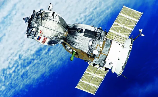 ISRO successfully brings down Cartosat-2 to Earth - Sakshi