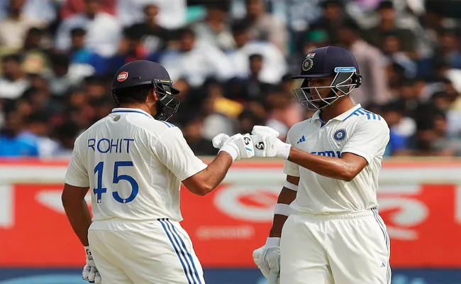 IND VS ENG 4th Test: India 40 For No Loss In Second Innings At Day 3 Stumps - Sakshi