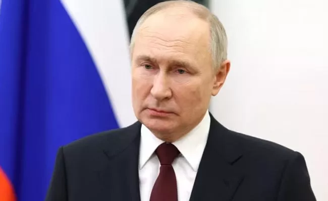Putin Says Use Of Hypersonic Missiles Ukraine War - Sakshi