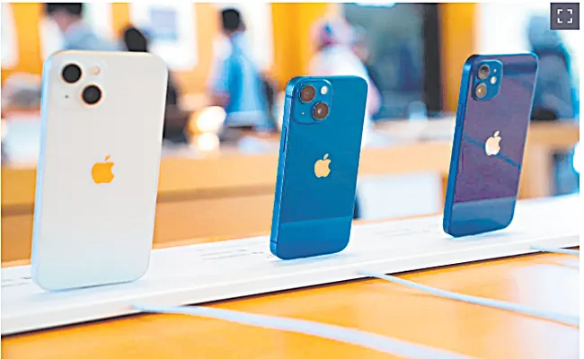 Apple tops Indian smartphone market by revenue in 2023 - Sakshi