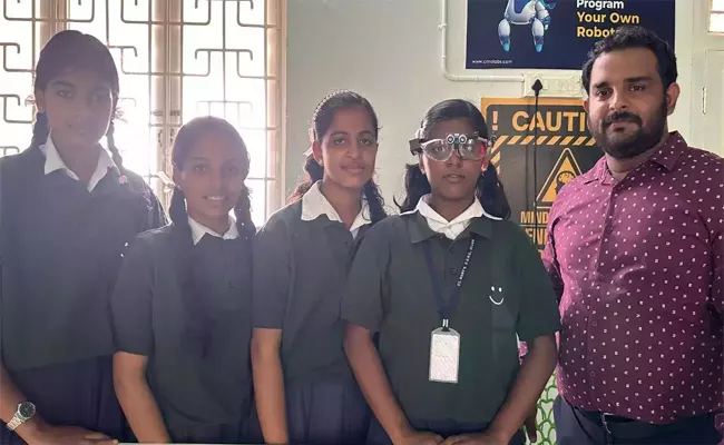 Keralas 14 Year Old Girls Create Smart Glass Prototype To Help Blind People  - Sakshi
