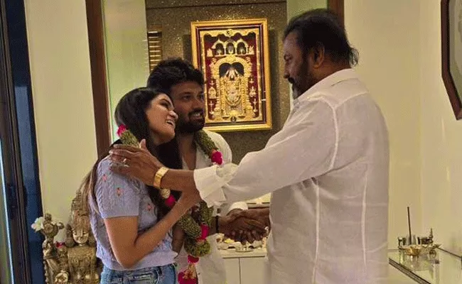 Tollywood Actor Mohan Babu Given  Blessings To Young Hero - Sakshi