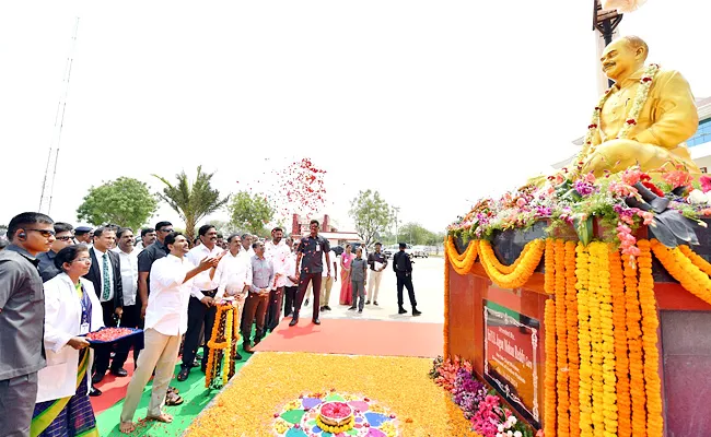 CM YS Jagan Inaugurates Development works In Pulivendula - Sakshi
