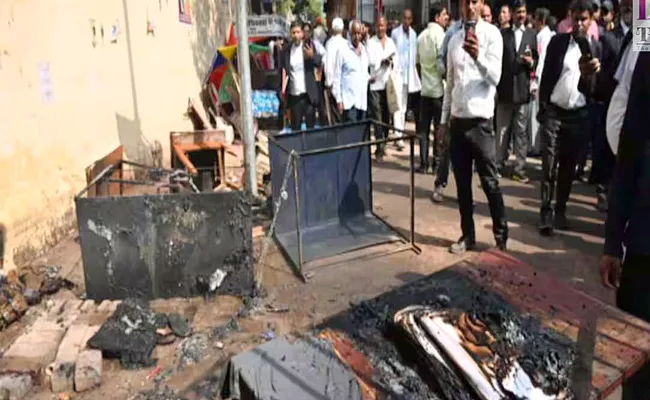 Transformer Explodes In Premises Of Patna Civil Court - Sakshi