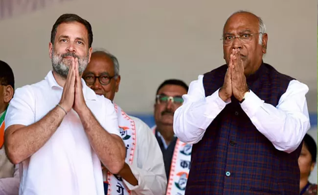 Rahul Gandhi announces Congress five Big Poll promises to farmers - Sakshi