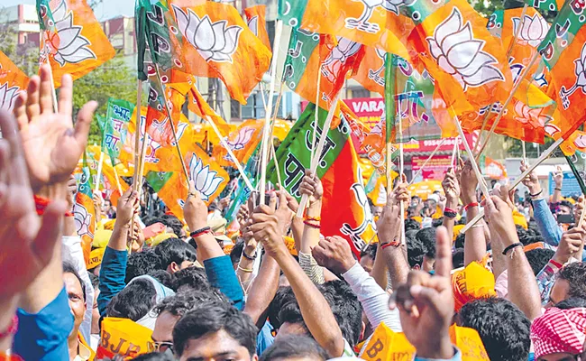 Protests in allotment of MP tickets in BJP - Sakshi