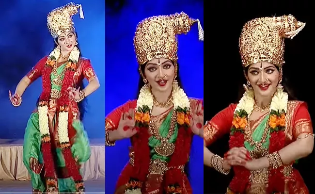 Sreeleela Dance Performance In Samatha Kumbh 2024 - Sakshi