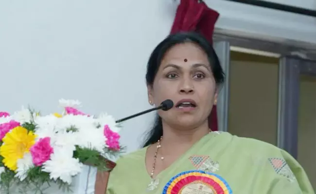 Union Minister Shobha Karandlaje Apologises For Tamil Nadu Remark - Sakshi