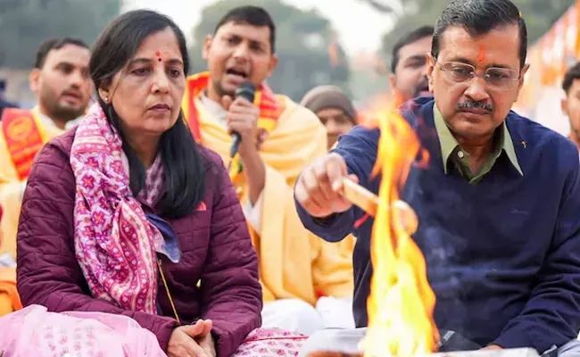 PM arrogance of power Arvind Kejriwal wife Sunita on ED crackdown - Sakshi