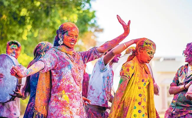 How Holi Festival Is Celebrated In Different States Of India - Sakshi