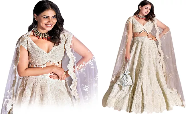 Do You Know The Cost Of This Dress Worn By Genelia - Sakshi