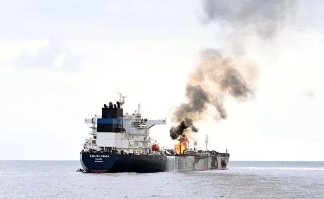Houthis Attack On Chinese Oil Tanker Ship In Red Sea - Sakshi