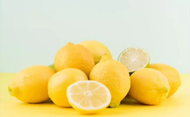 Nine Lemons Sold Rs 2 36 Lakh in Tamil Nadu - Sakshi