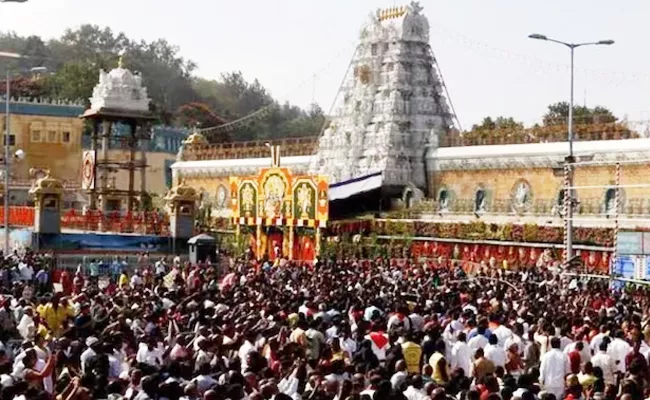 The Rush Of Devotees Increasing In Tirumala Day By Day - Sakshi