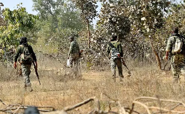 One Constable And Maoist Killed In Chattisgarh Encounter - Sakshi