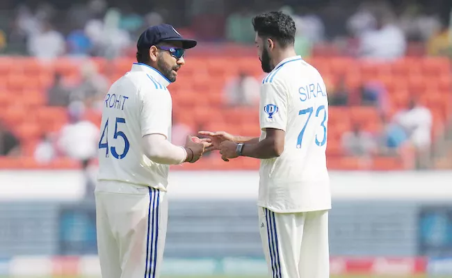 Rohit Sharma Scolds Players When: Ex India Pacer Says Yaaro ka Yaar Captain - Sakshi