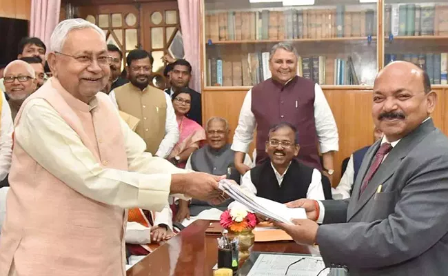 CM Nitish Kumar Files Nomination Papers To Sate Legislative Council - Sakshi