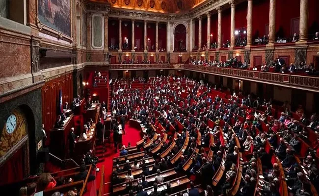 French Lawmakers Approve Bill That Makes Abortion - Sakshi