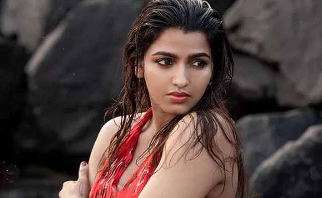 Kabali Actress Sai Dhanshika Latest Movie Updates Goes Viral - Sakshi