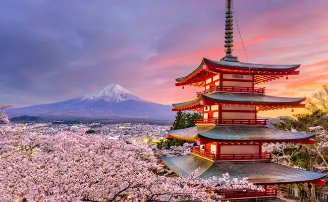 Japan records highest monthly visitors - Sakshi