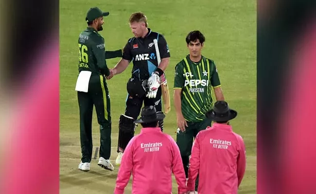 Pakistan, New Zealand First T20 Ended With No Result Due To Rain - Sakshi