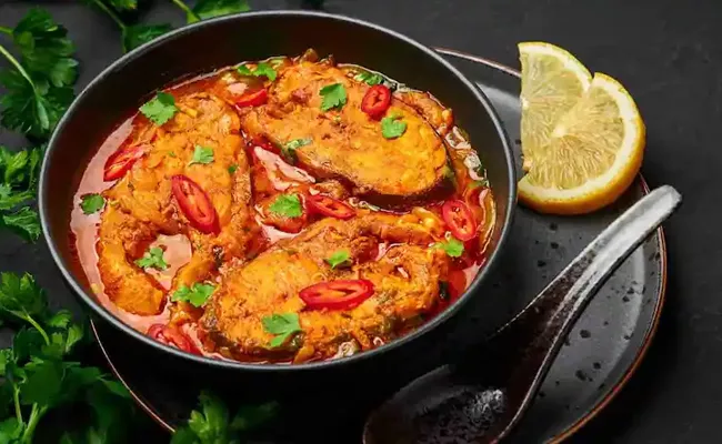 Singapore Recalls Everest Fish Curry Masala Alleges Presence Of Pesticide - Sakshi