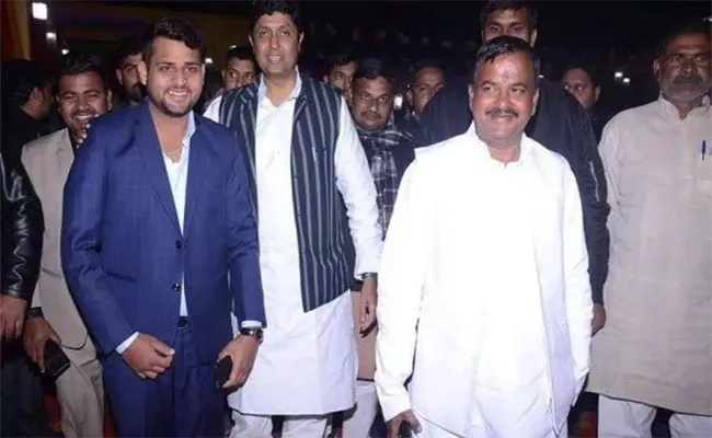 Samajwadi Party Leader Ujjwal Raman Singh Will Join Congress - Sakshi