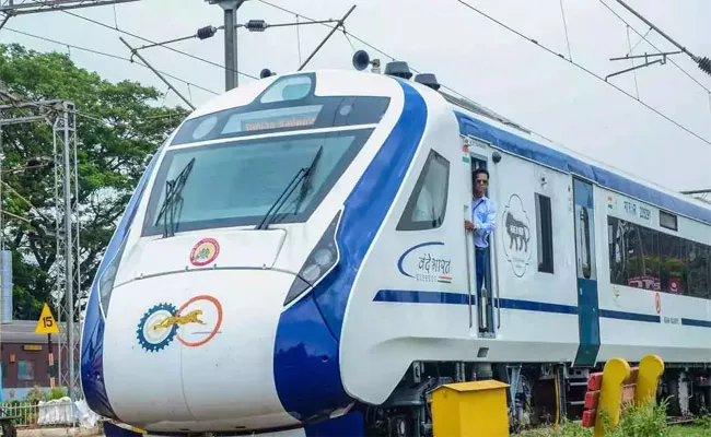 India First Sleeper Vande Bharat Express may run between Gorakhpur New Delhi - Sakshi