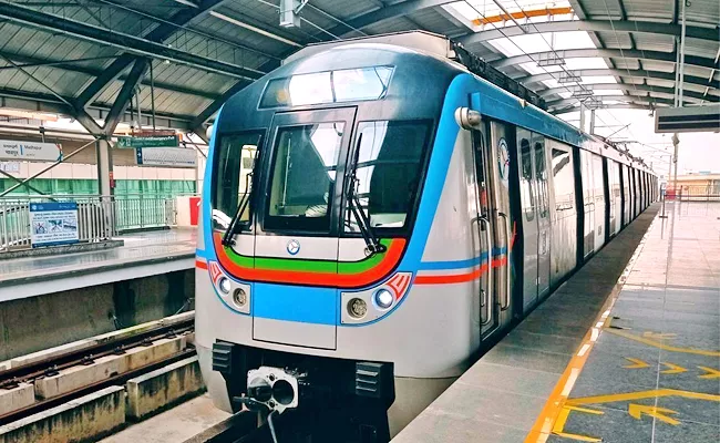Hyderabad Metro Extended Various metro Cards Offers - Sakshi