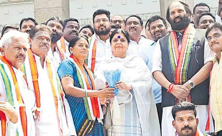 Srikantachari mother Shankaramma joined the Congress