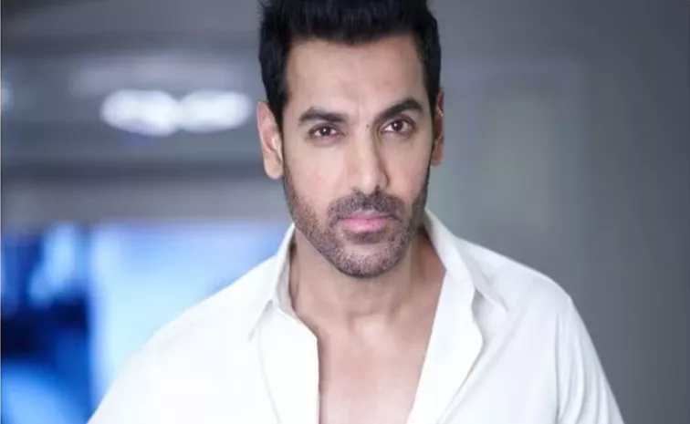 John Abraham Has Not Tasted Sugar In 25 Years  Does Not Drink Or Smoke